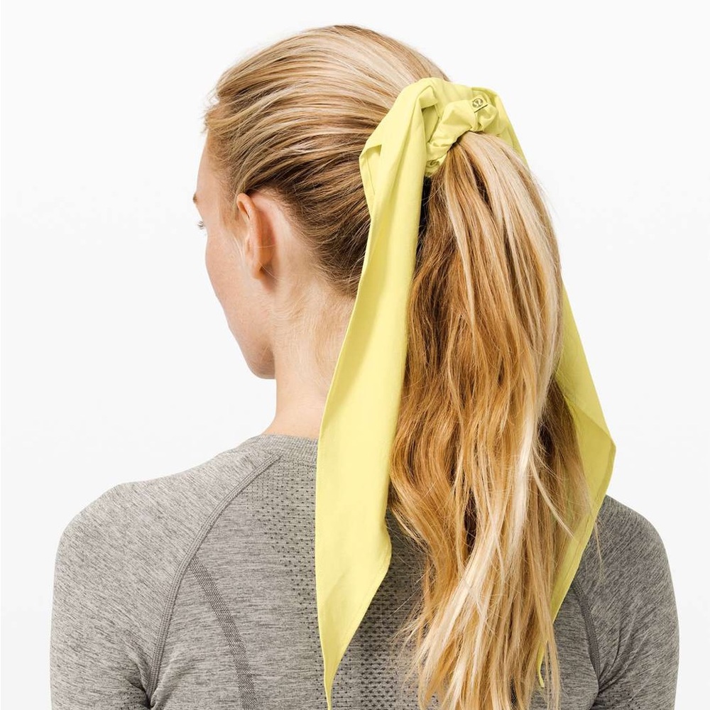 Lululemon Uplifting Scrunchie